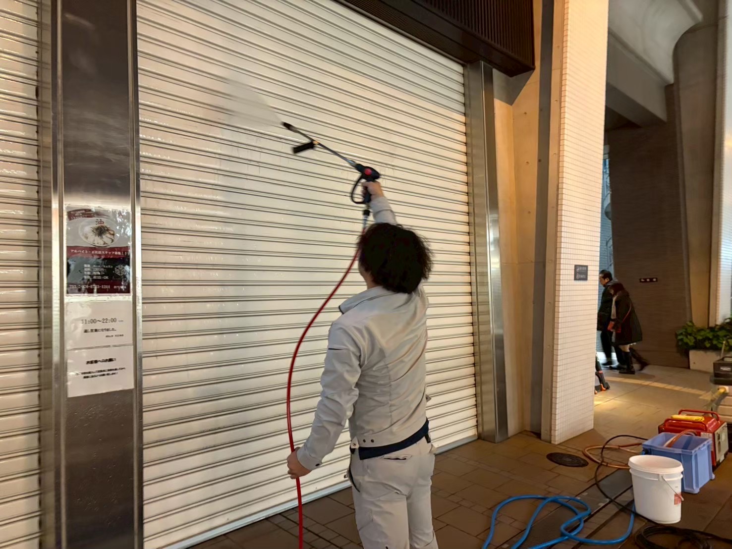 シャッター高圧洗浄
